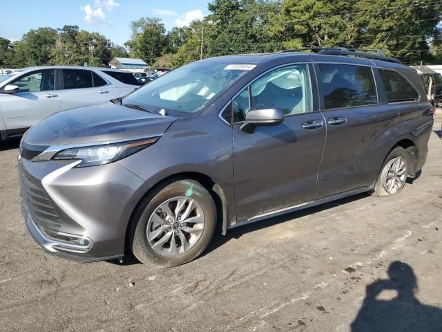 2022 Toyota Sienna XLE