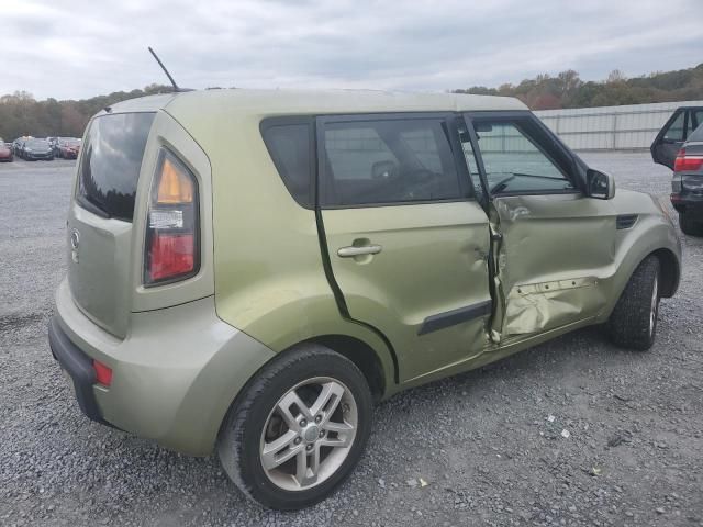 2011 KIA Soul +