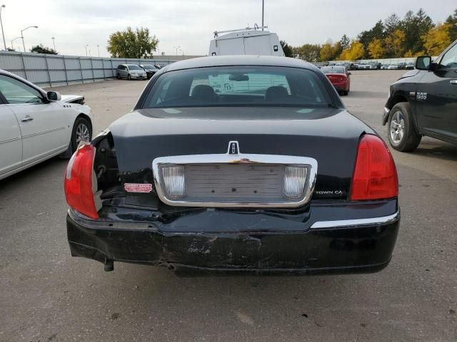 2006 Lincoln Town Car Signature Limited