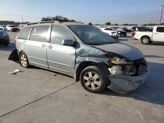 2004 Toyota Sienna XLE