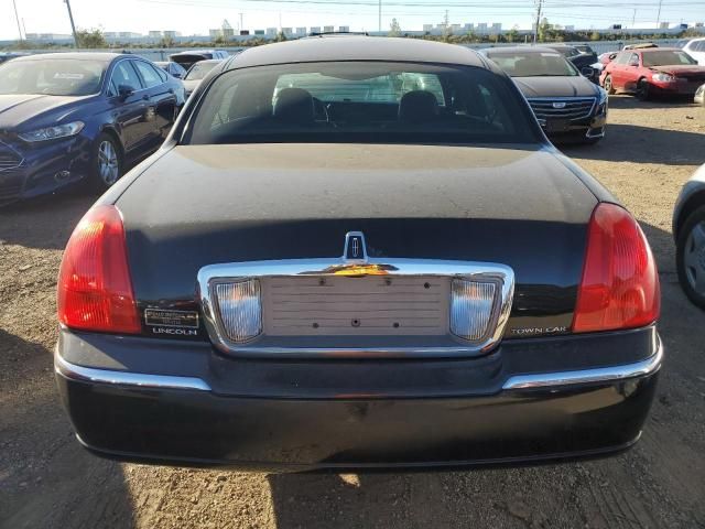 2010 Lincoln Town Car Signature Limited