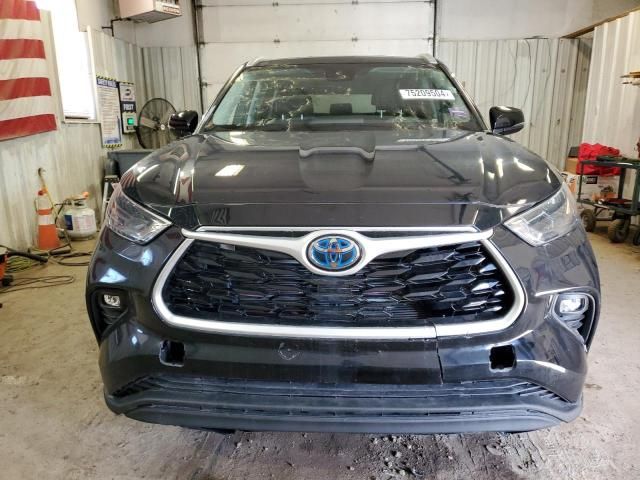 2022 Toyota Highlander Hybrid XLE