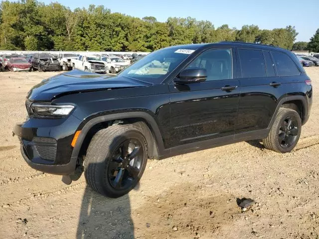 2023 Jeep Grand Cherokee Laredo