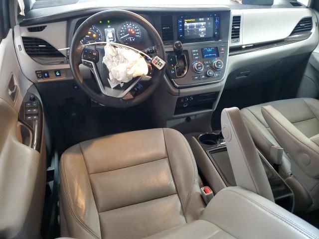 2015 Toyota Sienna XLE