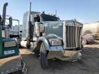 2000 Kenworth Construction W900