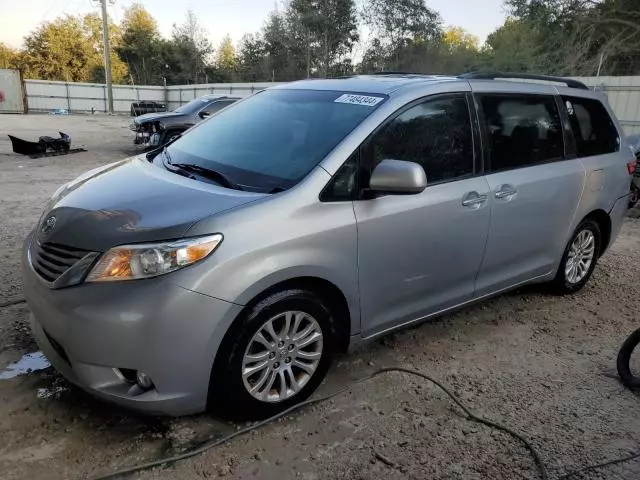 2015 Toyota Sienna XLE