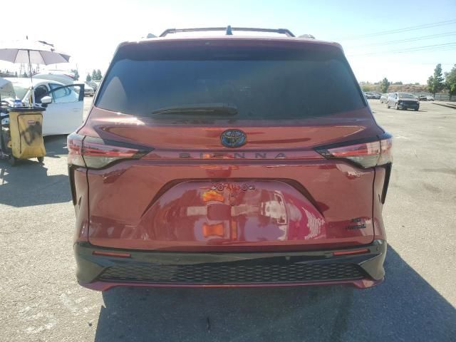 2022 Toyota Sienna XSE