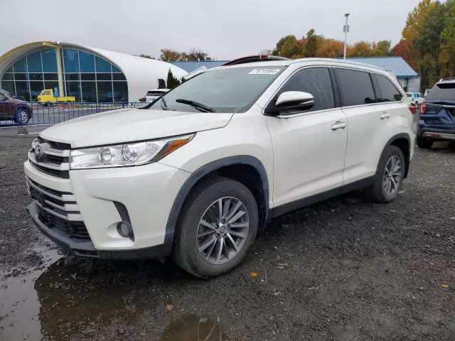 2019 Toyota Highlander SE