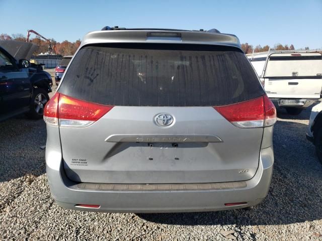 2014 Toyota Sienna XLE