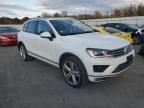 2017 Volkswagen Touareg Executive