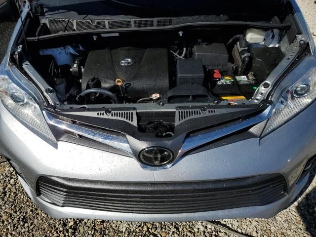 2020 Toyota Sienna XLE