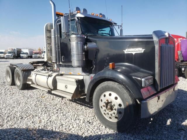 2006 Kenworth Construction W900