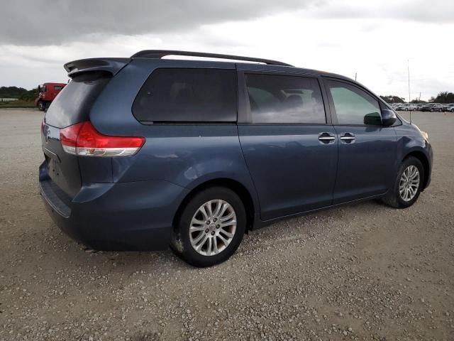 2014 Toyota Sienna XLE