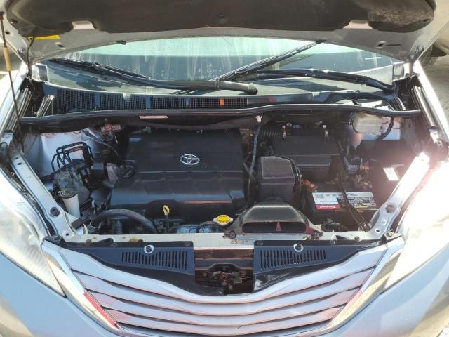 2015 Toyota Sienna LE