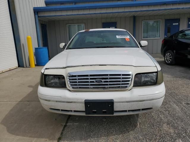 2001 Ford Crown Victoria LX