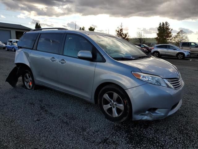 2016 Toyota Sienna LE