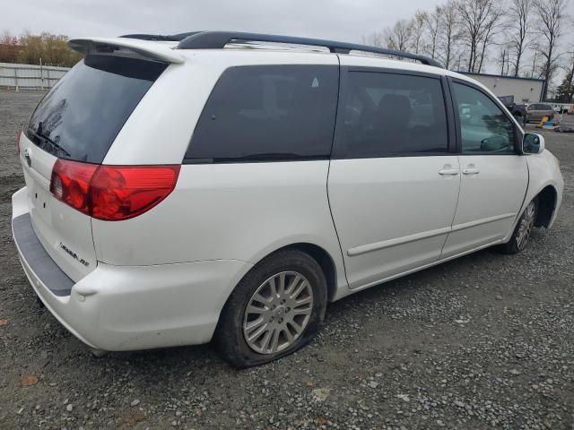 2010 Toyota Sienna XLE