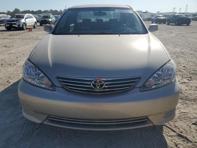 2005 Toyota Camry LE