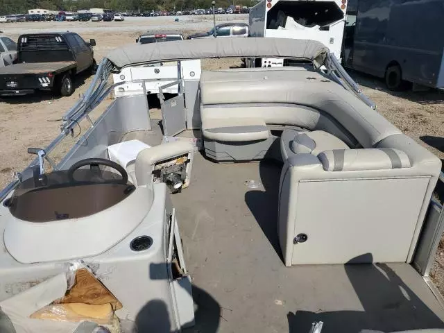 2019 Suncruiser Pontoon