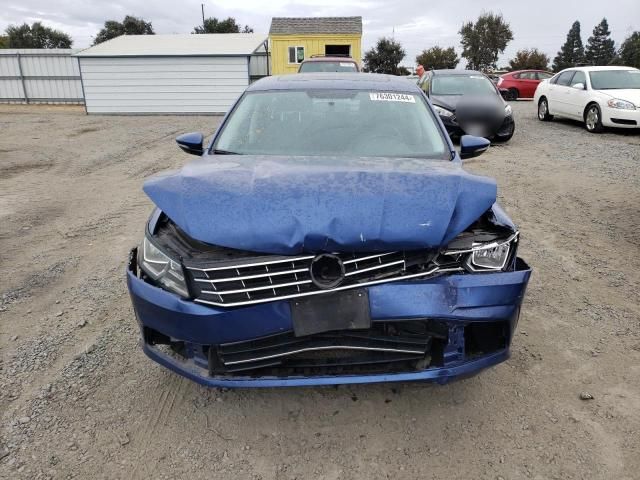 2016 Volkswagen Passat SE