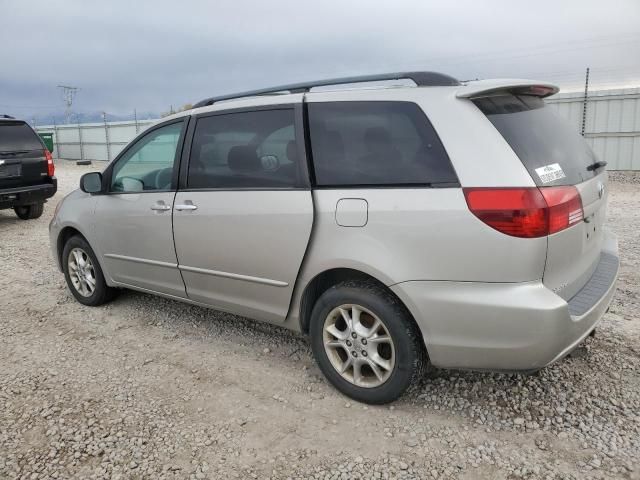 2004 Toyota Sienna LE