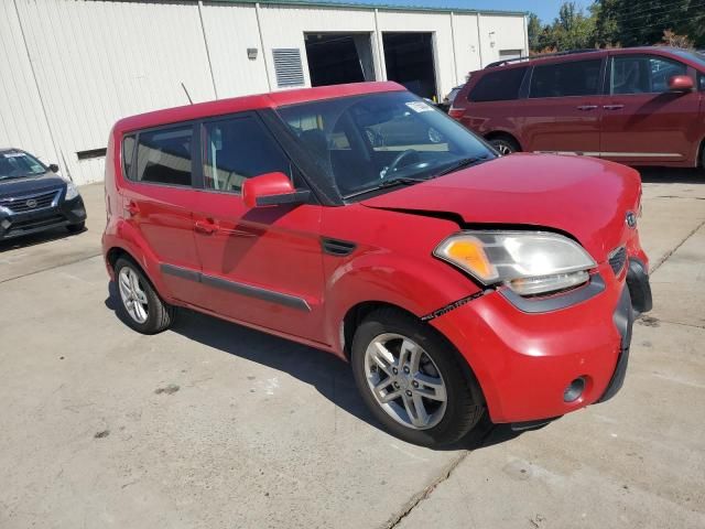 2011 KIA Soul +