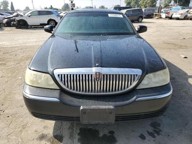 2004 Lincoln Town Car Executive