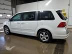 2010 Volkswagen Routan SE