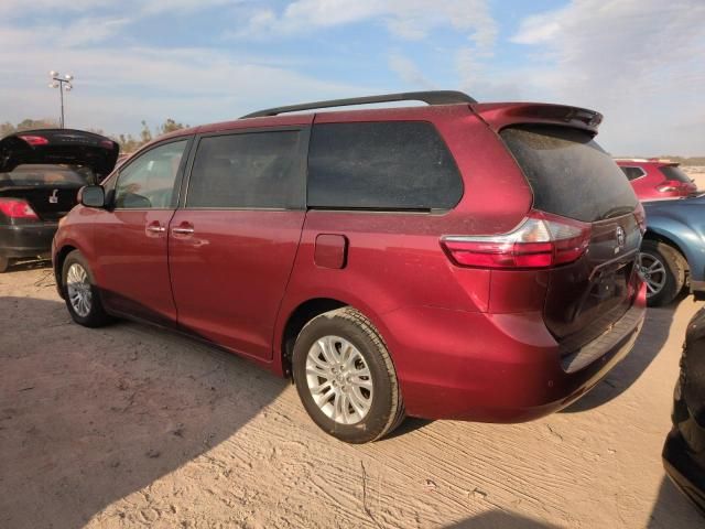 2017 Toyota Sienna XLE