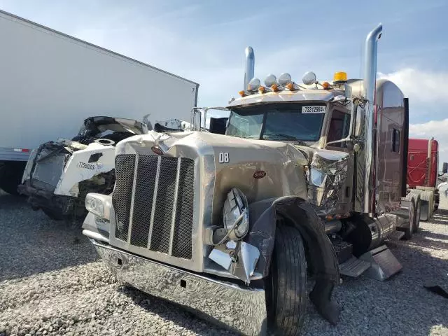 2020 Peterbilt 389