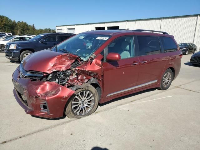 2018 Toyota Sienna XLE