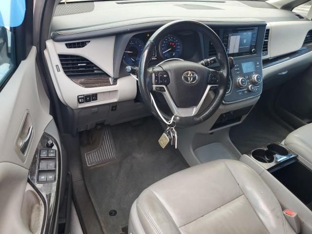 2018 Toyota Sienna XLE