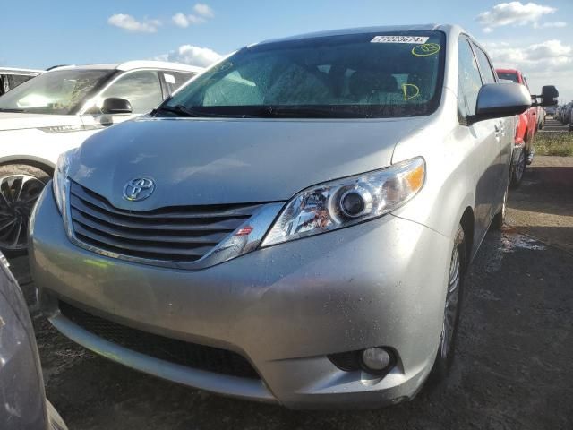 2015 Toyota Sienna XLE