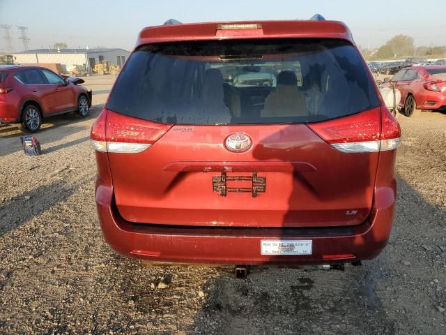 2013 Toyota Sienna LE