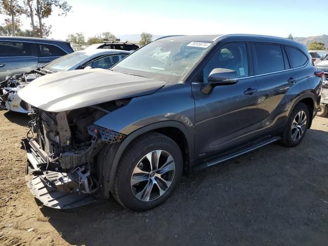 2023 Toyota Highlander Hybrid XLE