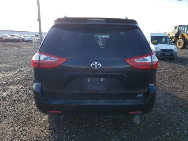 2017 Toyota Sienna XLE