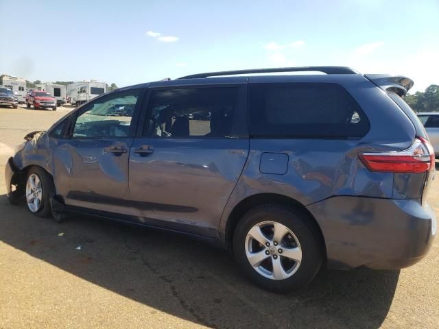 2016 Toyota Sienna LE