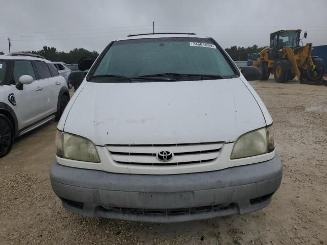 2001 Toyota Sienna LE