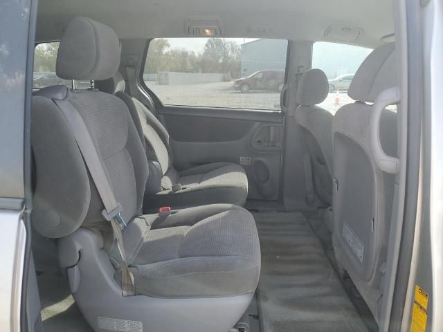 2006 Toyota Sienna LE