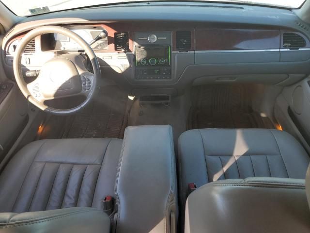 2003 Lincoln Town Car Executive