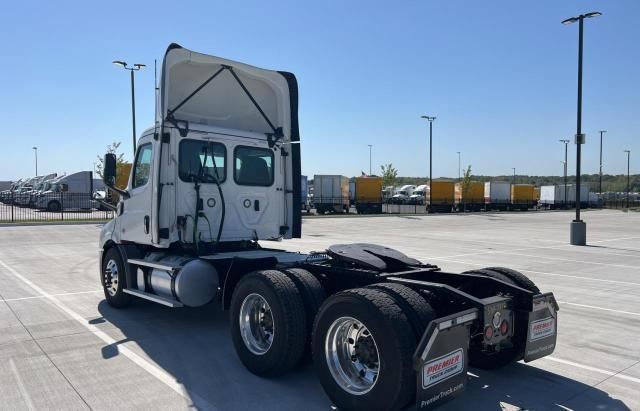 2019 Freightliner Cascadia 116