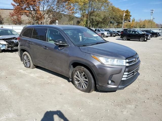 2017 Toyota Highlander SE