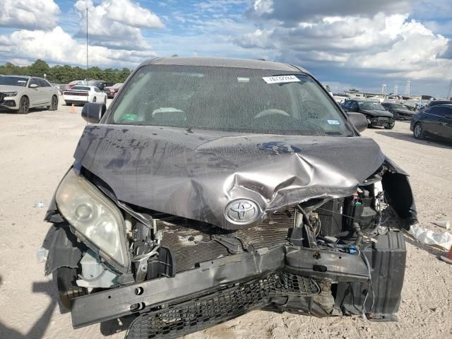 2014 Toyota Sienna LE