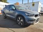 2022 Volvo XC40 T5 Momentum