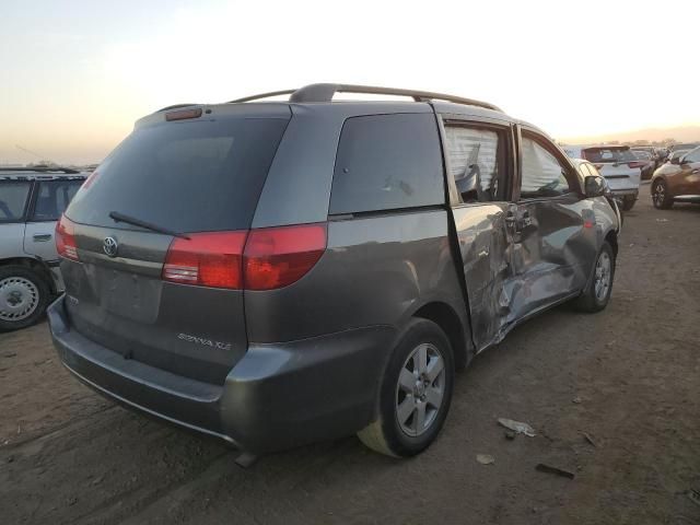 2004 Toyota Sienna XLE