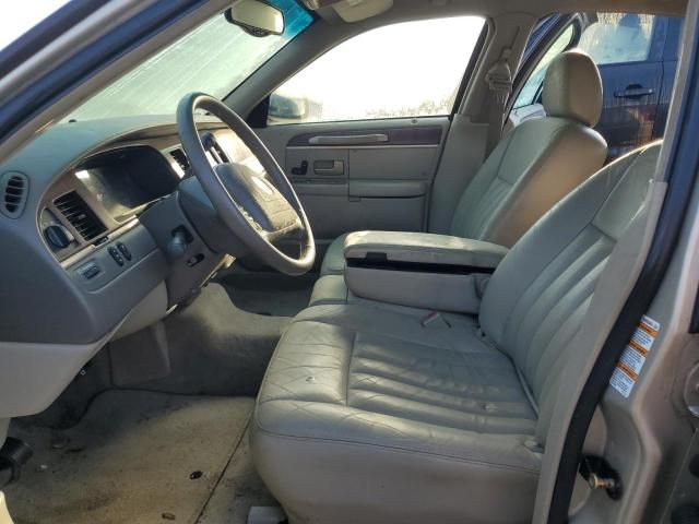 2004 Lincoln Town Car Executive