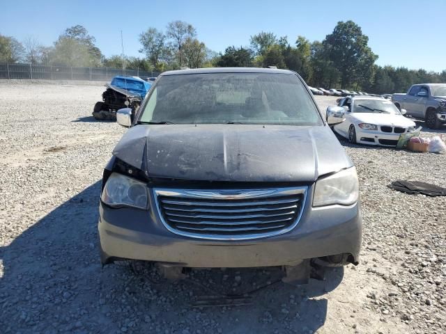 2014 Chrysler Town & Country Touring L