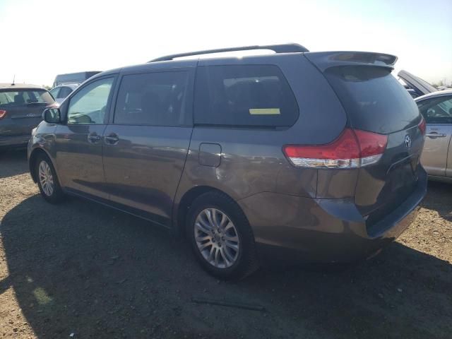 2014 Toyota Sienna XLE