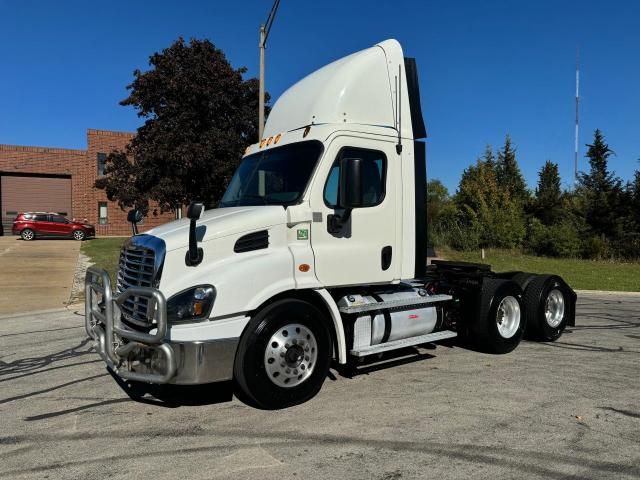 2015 Freightliner Cascadia 113