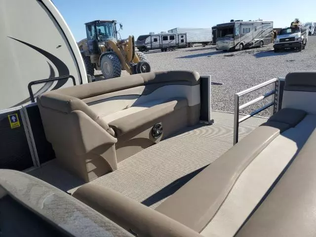 2019 Bennington Marine Pontoon